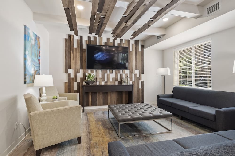 WaterWalk Extended Stay by Wyndham Kansas City - Overland Pk