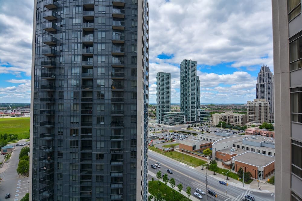 Maplewood Suites - Square One