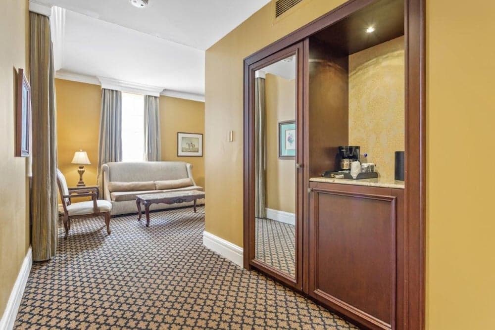The Lafayette New Orleans By Kasa Living