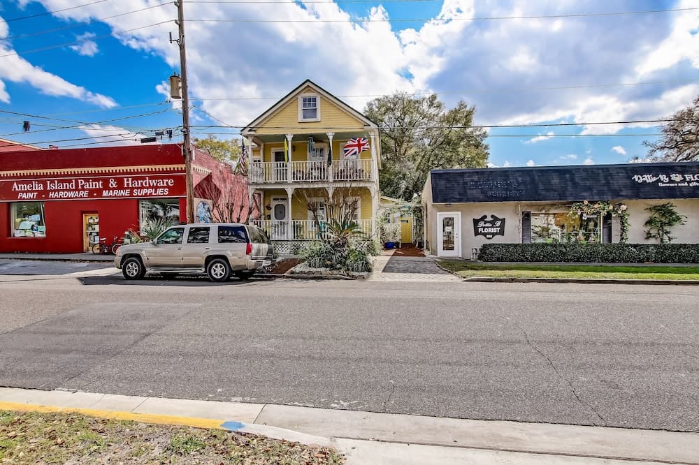 508 Ash Street - Main House 3 Bedroom Home