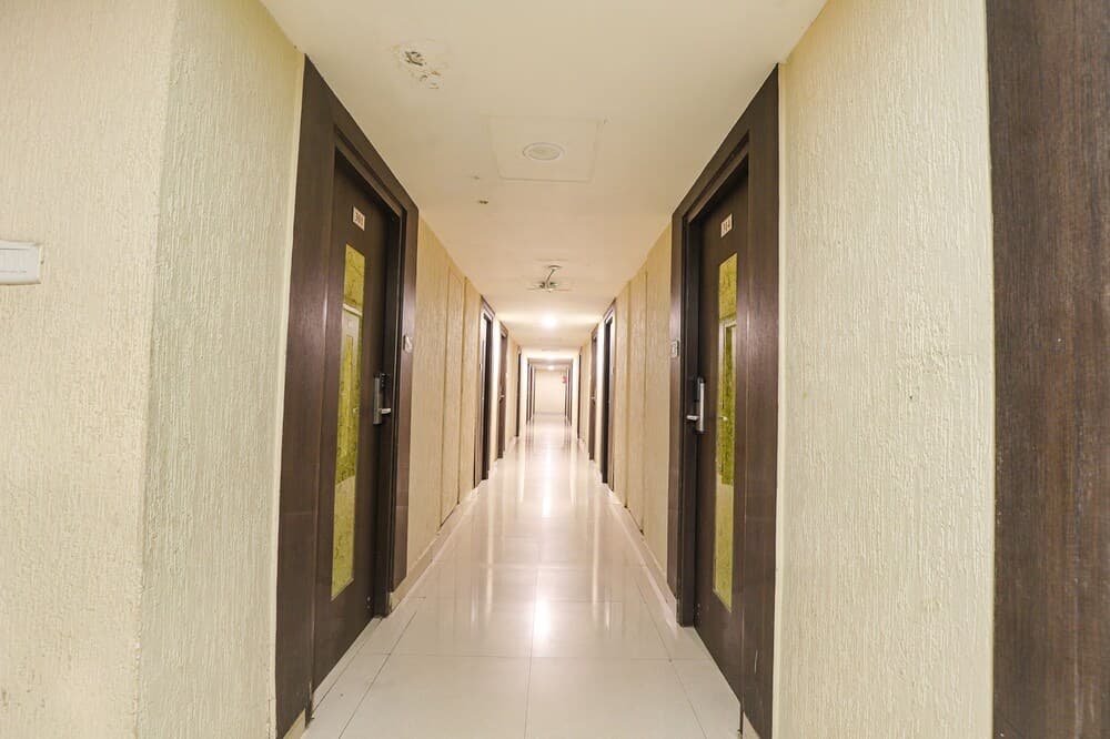 Fabhotel Ample Yard