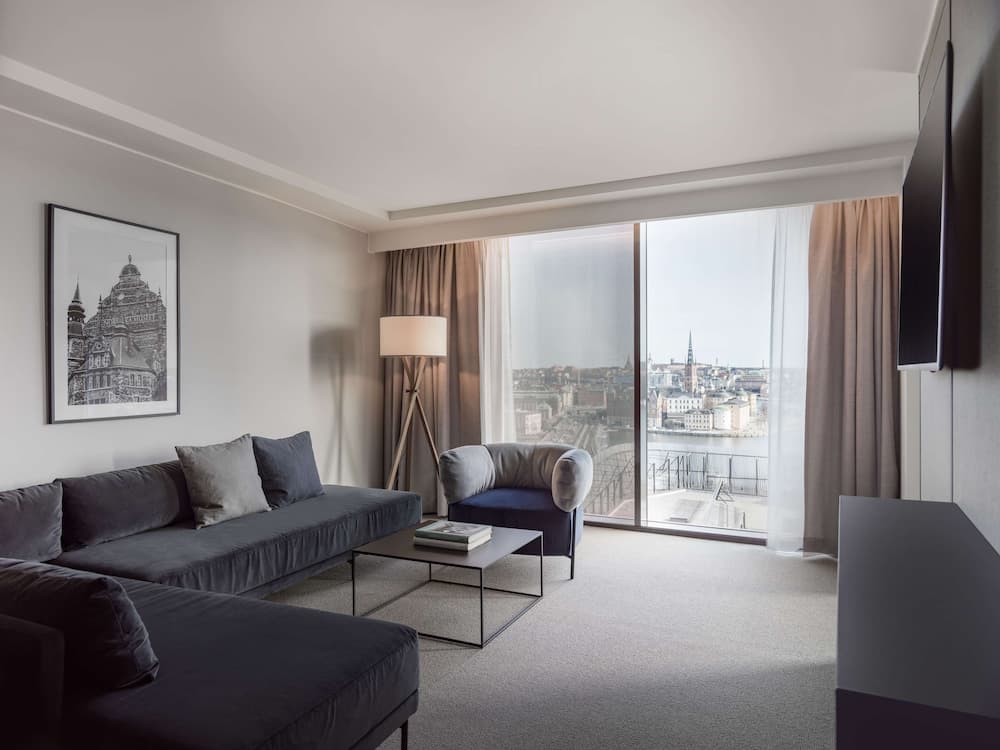 Radisson Blu Waterfront Hotel