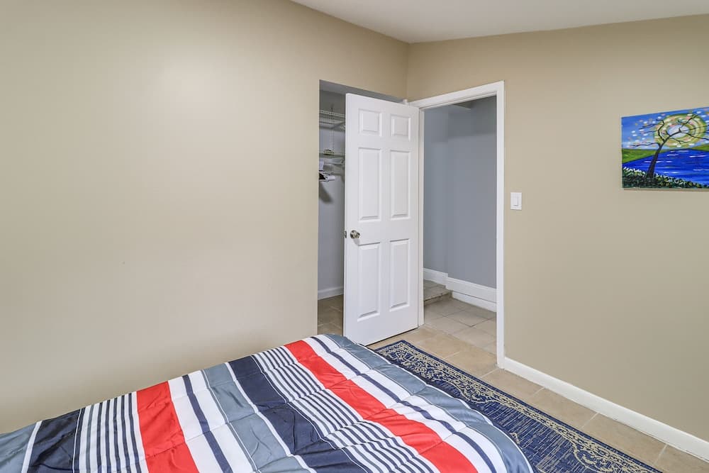 Farmington Hills Vacation Rental, 20 Mi to Detroit