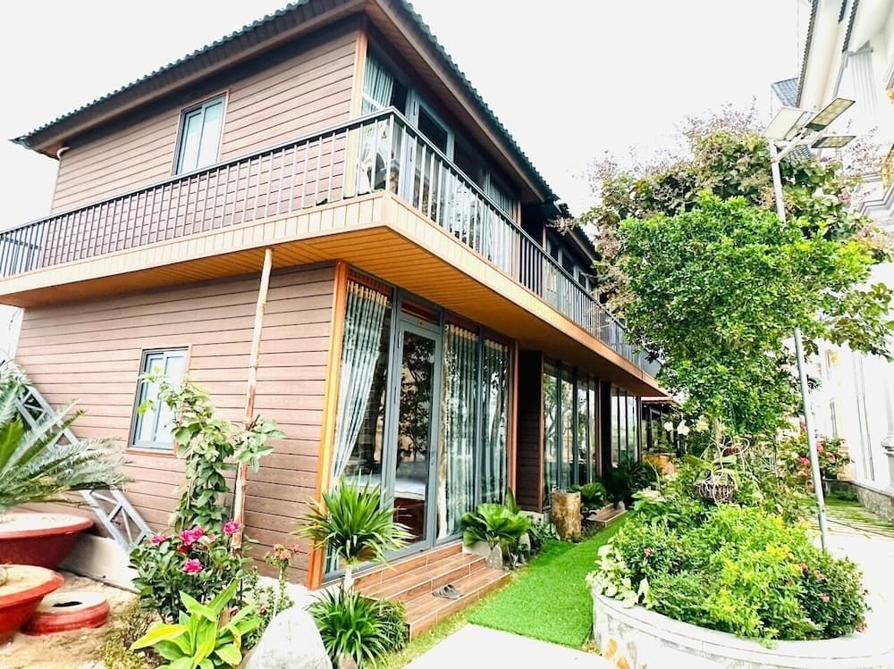 Dream House Hotel