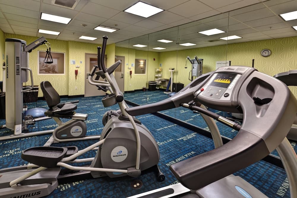 Holiday Inn Express & Suites Wichita Northwest by IHG