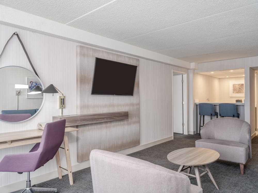 Crowne Plaza Indianapolis-Airport by IHG