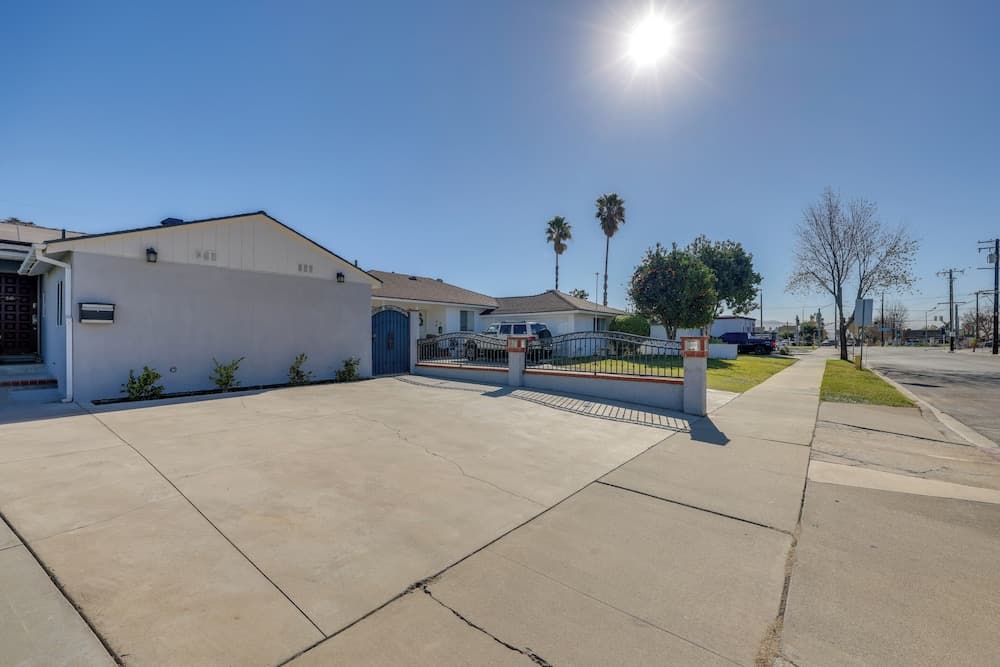 35 Mi to LA: Modern Apartment in Chino!