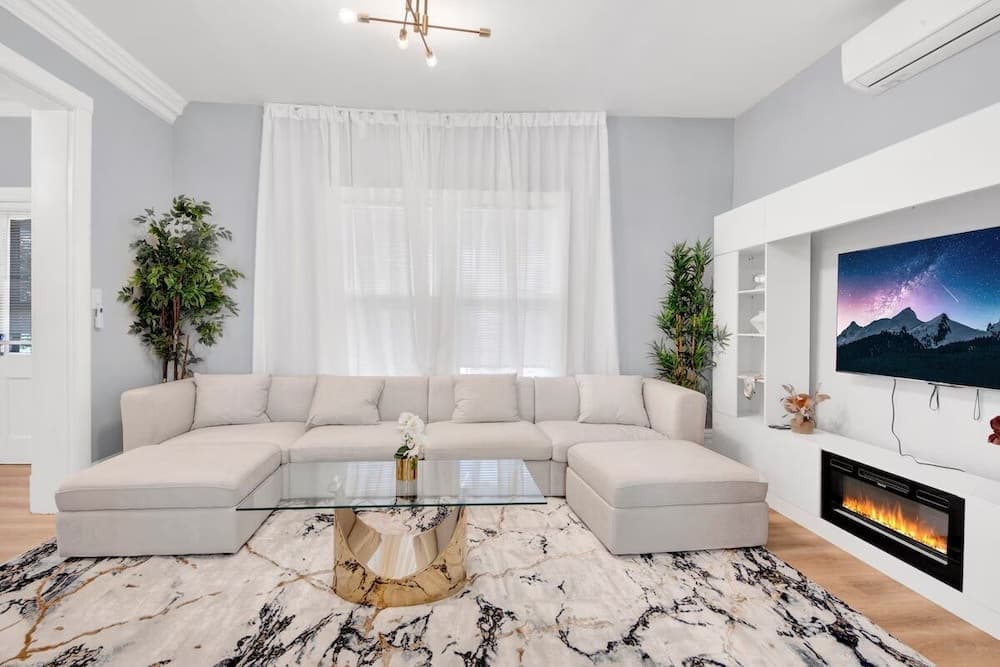Single Family 3BR Home Game Room Parking