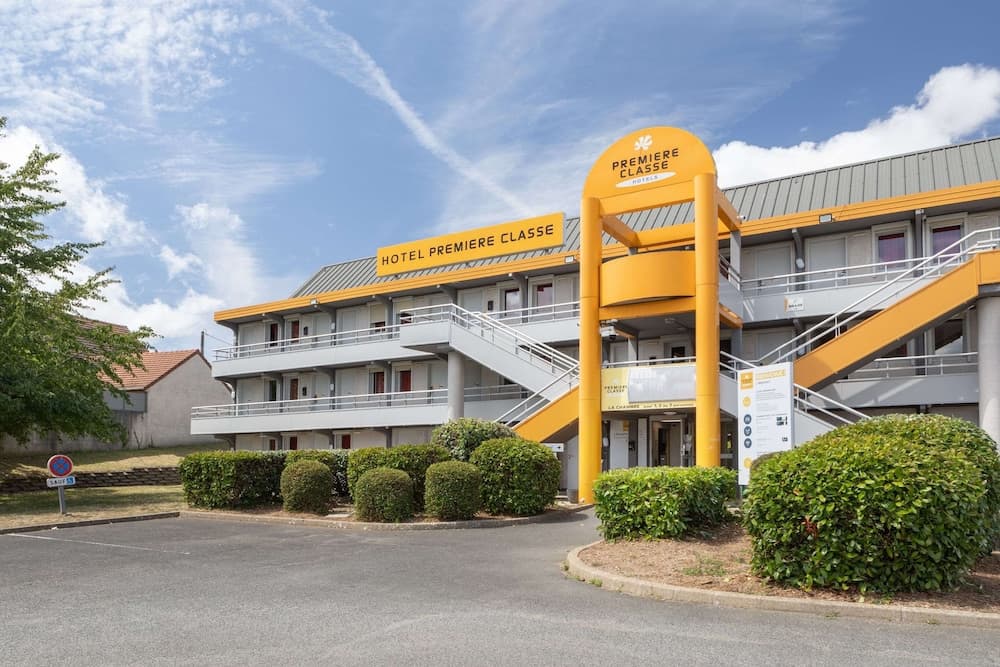 Première Classe La Ville-Du-Bois
