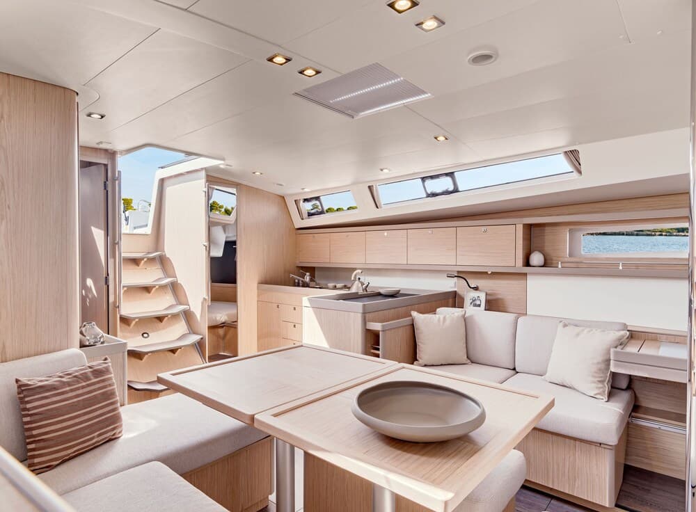 Discover Sailing Asia - Hong Kong