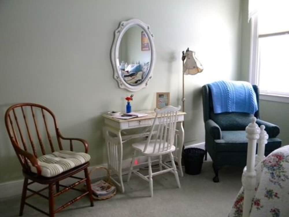 B&B at Oliver Phelps