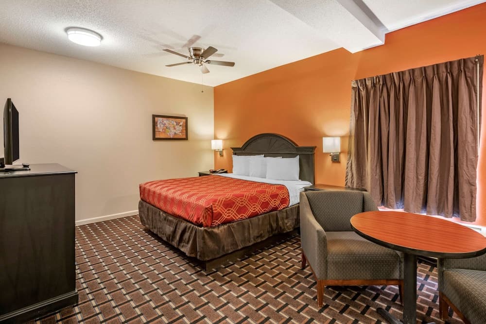Econo Lodge Inn & Suites Granite City - St. Louis