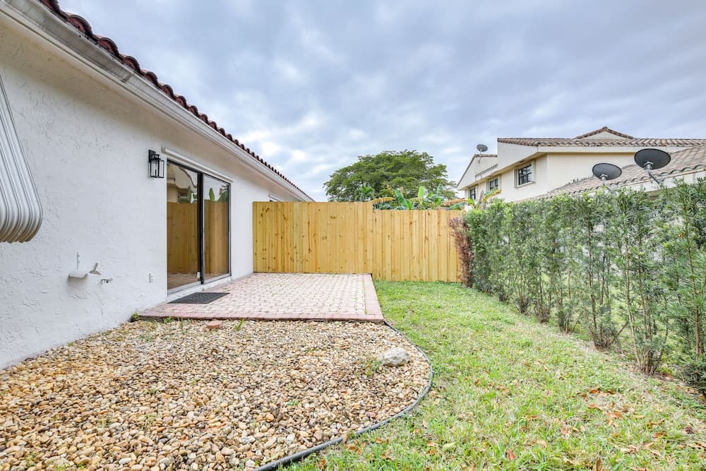 Modern Coral Springs Home: Close to Everglades!