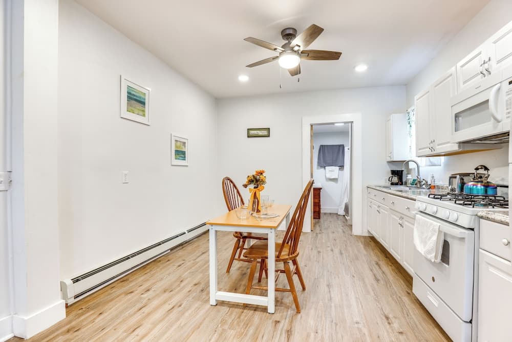 1 Mi to Dtwn: Pet-friendly Corning Retreat