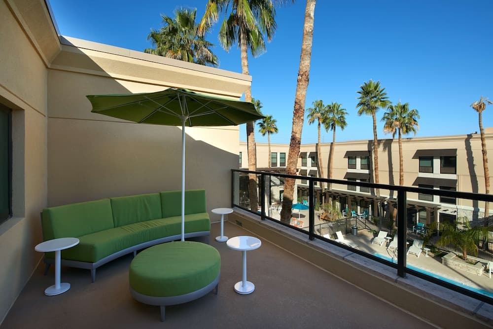 Hampton Inn & Suites Phoenix/Scottsdale on Shea Boulevard