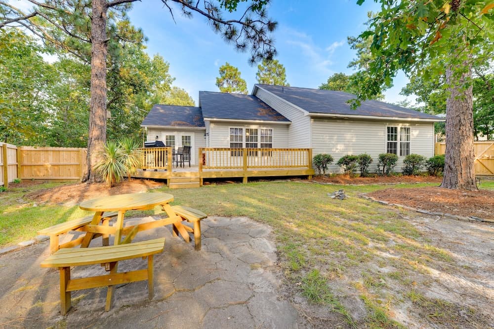 Pet-friendly Pinehurst Home w/ Deck - Near Golf