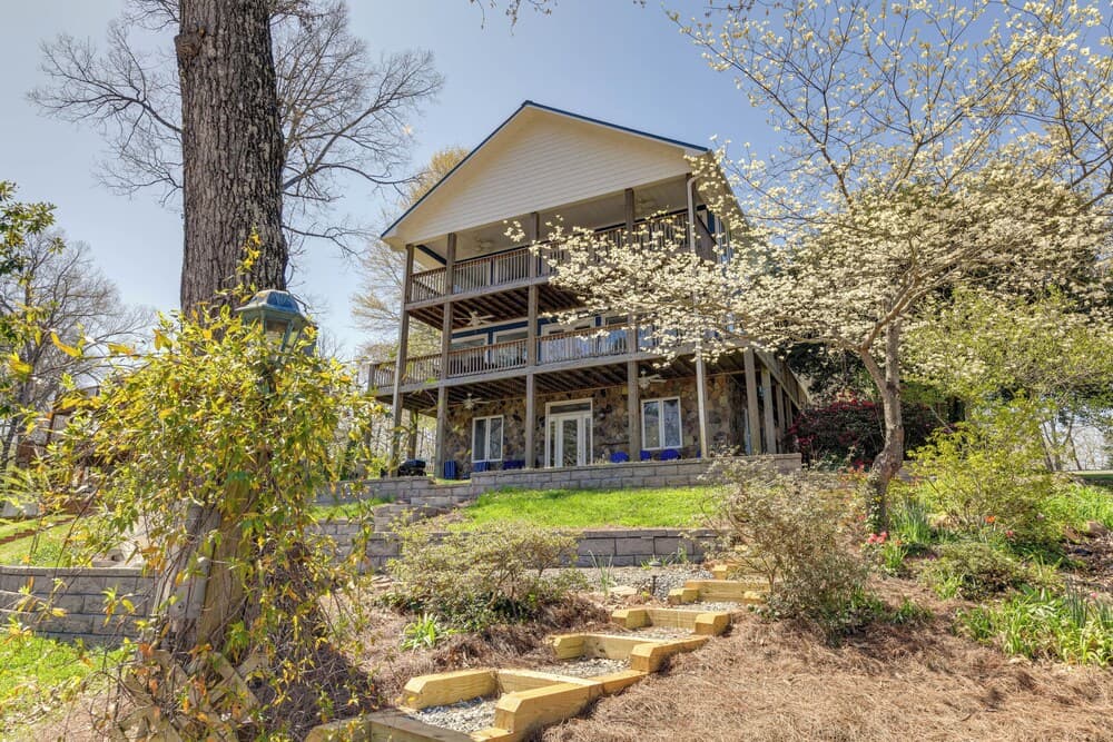 Dock & 2-story Boat Slip: Badin Lake Cabin