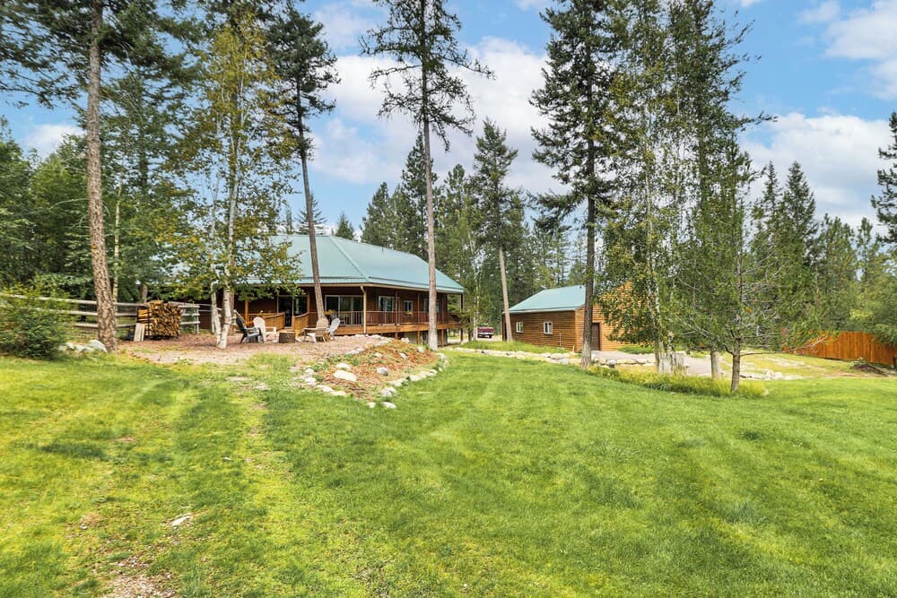 Home Near Glacier National Park w/ Hot Tub & Deck!