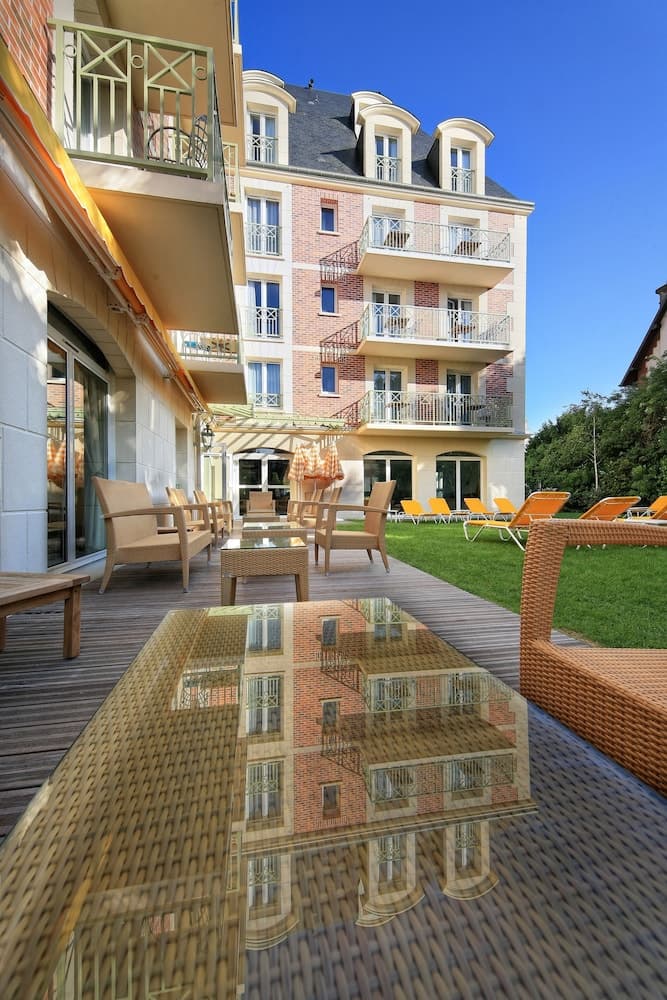  La Closerie – SPA & Résidence Hôtel