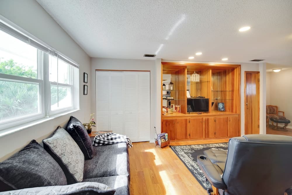 Next to Turtle Preserve: Oceanside Florida Retreat