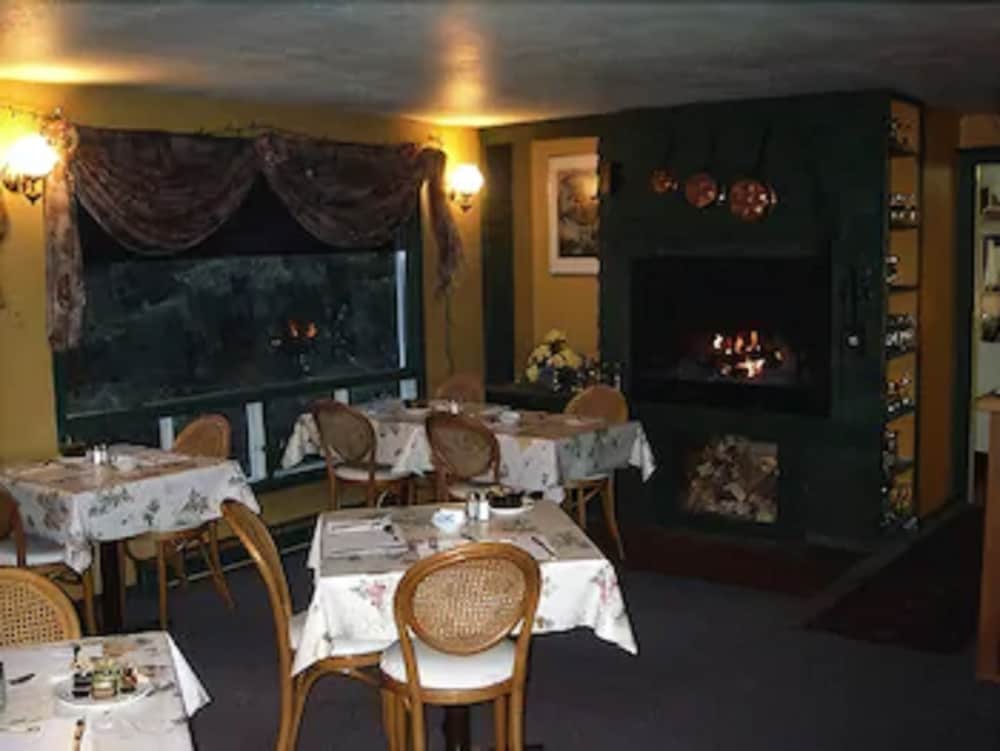 Auberge Mountain View Inn