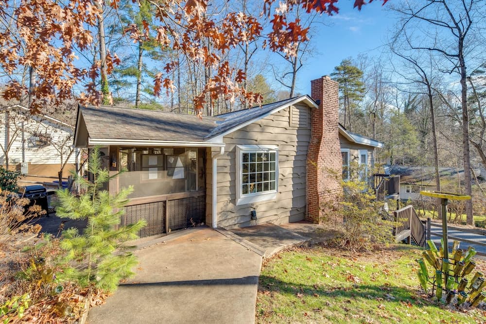 Hike, Sip & Explore! Blue Ridge Mtn Cabin w/ Porch