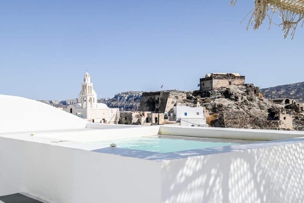 Amphora Thalassa Seaview Gem w Private Jacuzzi