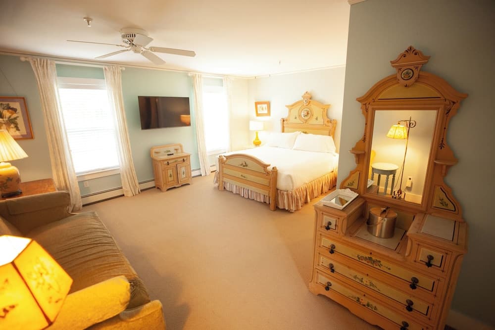 Yellow House Inn