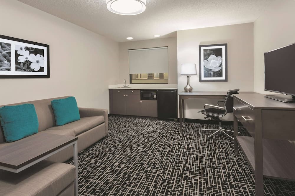 La Quinta Inn & Suites by Wyndham Covington
