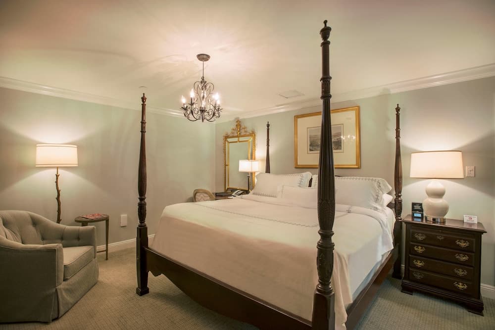Bienville House