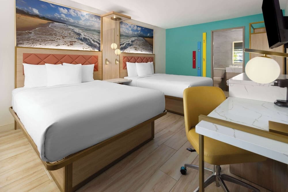 The Vibes Hotel, Trademark Collection by Wyndham