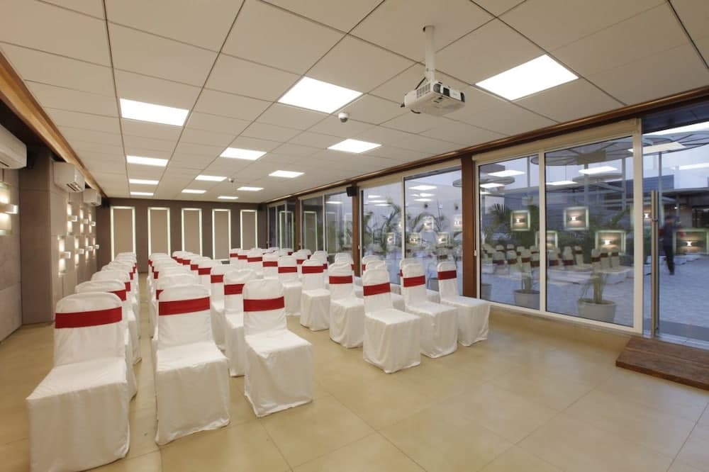 meeting & event spaces
