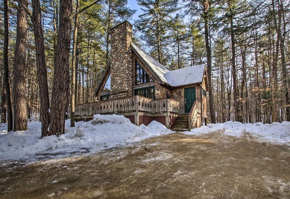 Secluded Conway Home w/ Theater Room & Hot Tub!
