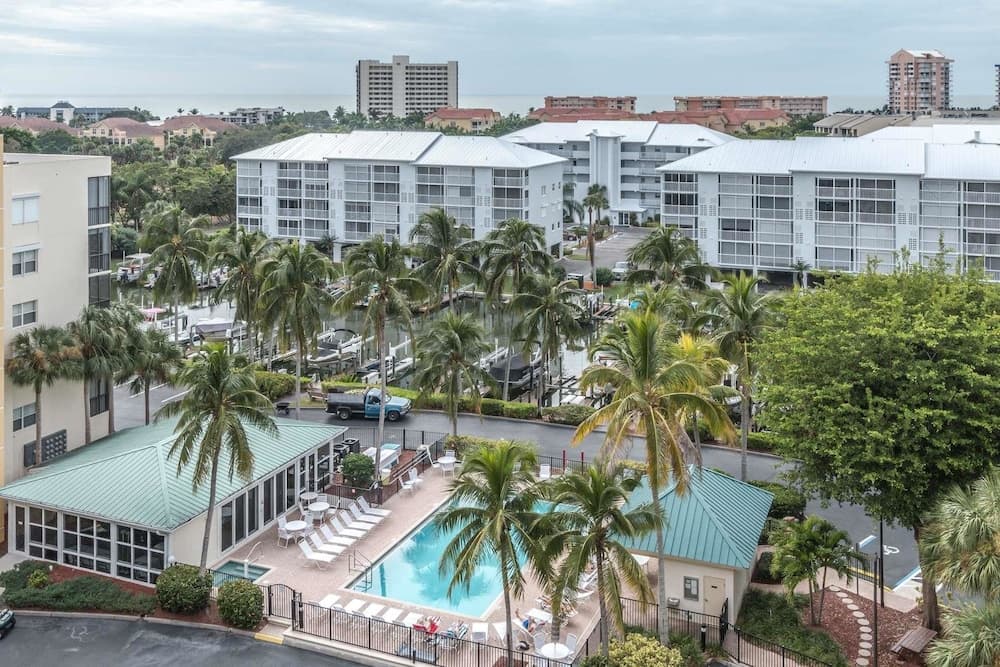 Hibiscus Pointe 124