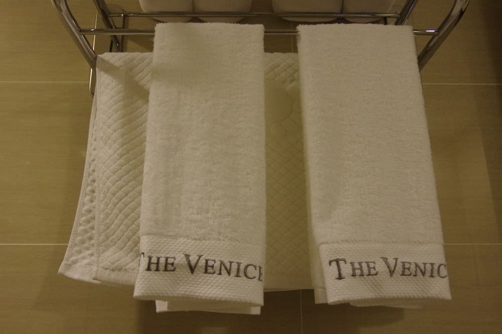LUXE In Venice - The Venice Residences