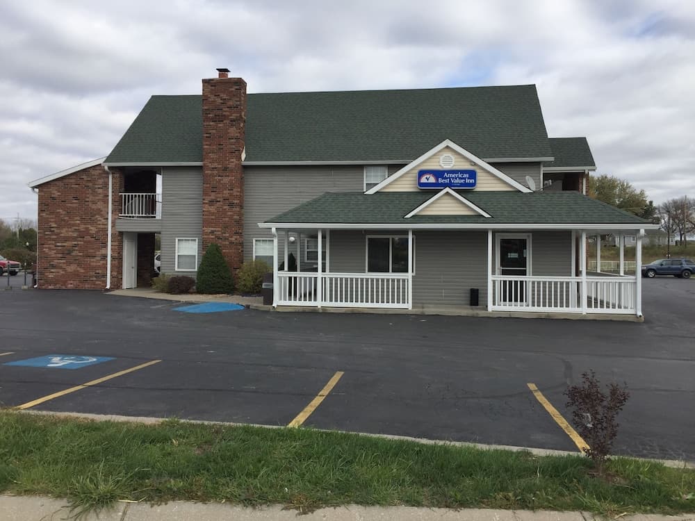 Residential Suites Blue Springs by Hotel O I 70
