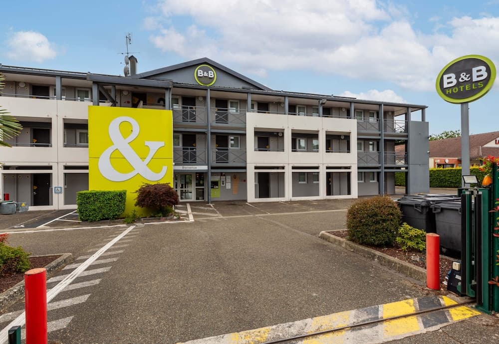 B&B HOTEL CHARTRES Le Forum (1)