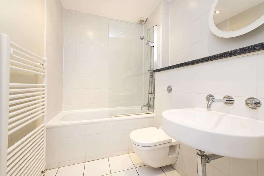 JOIVY Chic Flat Near Stockbridge Market W/ Patio