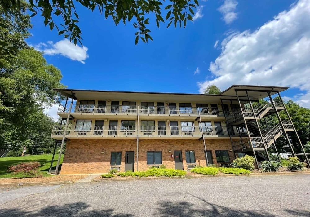 Hillside Lodge