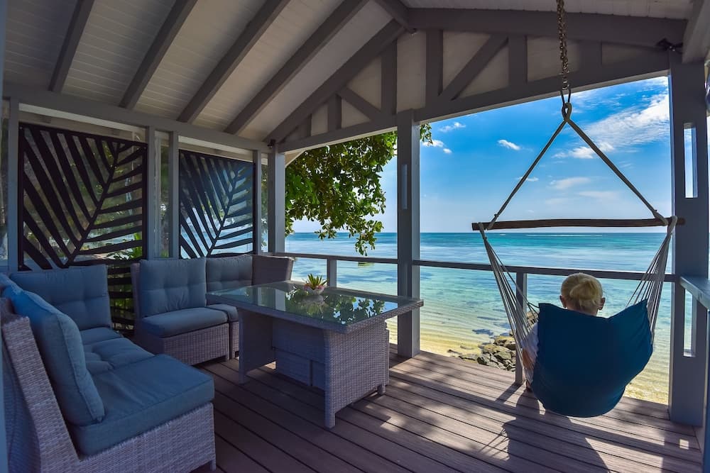 Le Nautique Luxury Beachfront Apartments