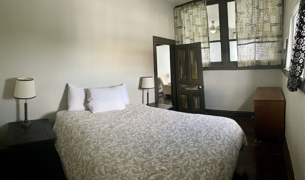 Stratford Suites - 32 Ontario St.