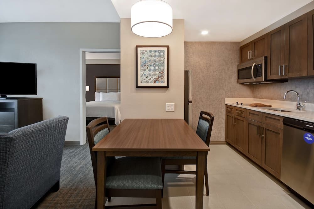 Homewood Suites by Hilton Orlando at Flamingo Crossings