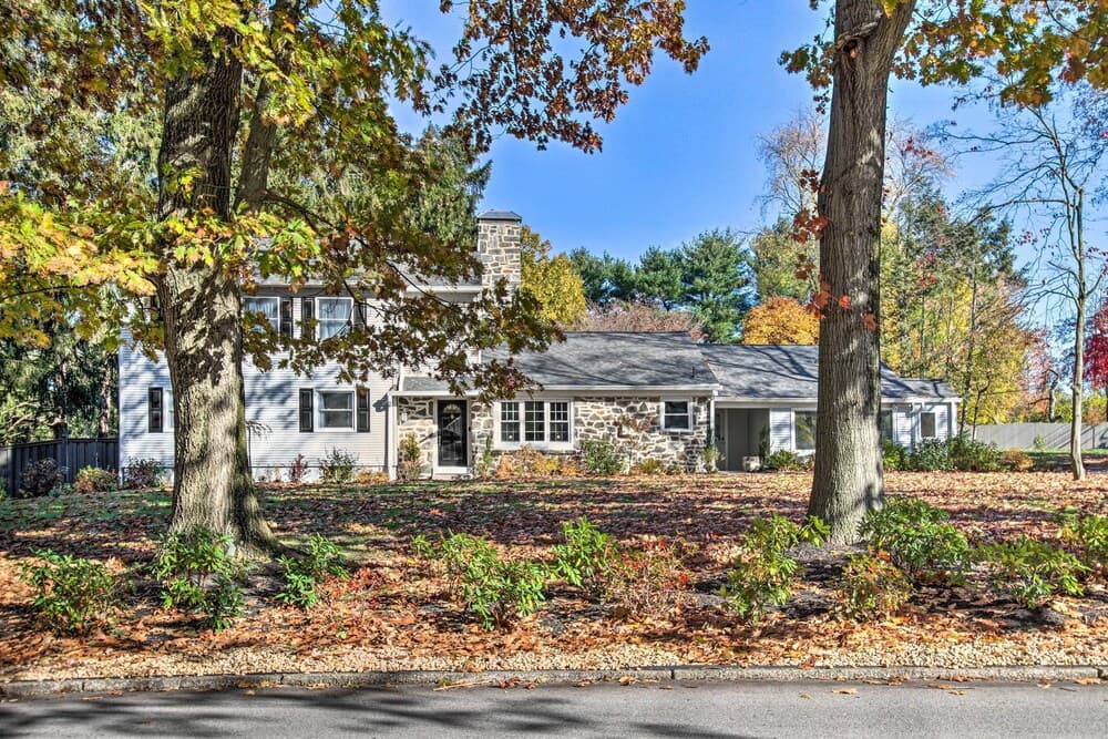 20 Mi to Philly: Inviting Home w/ Yard in Wayne!
