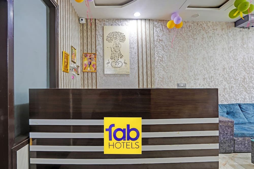 Fabhotel Shubh Palace