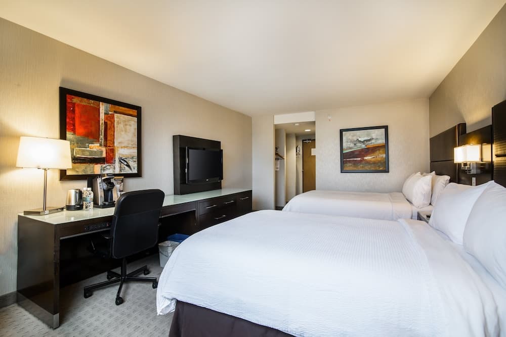 Holiday Inn Vancouver Centre by IHG