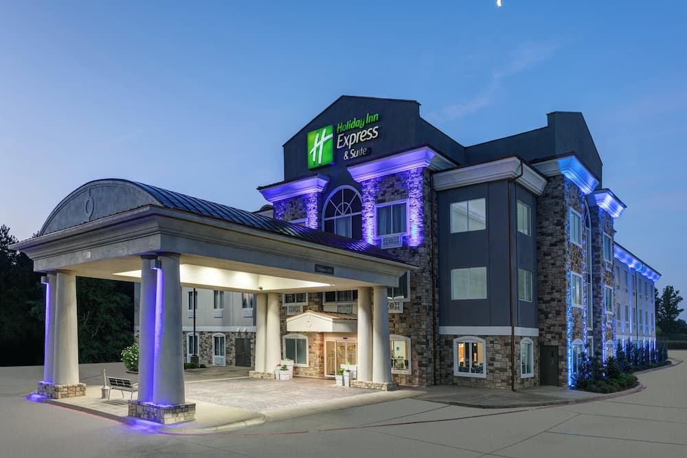 Holiday Inn Express & Suites Marshall by IHG