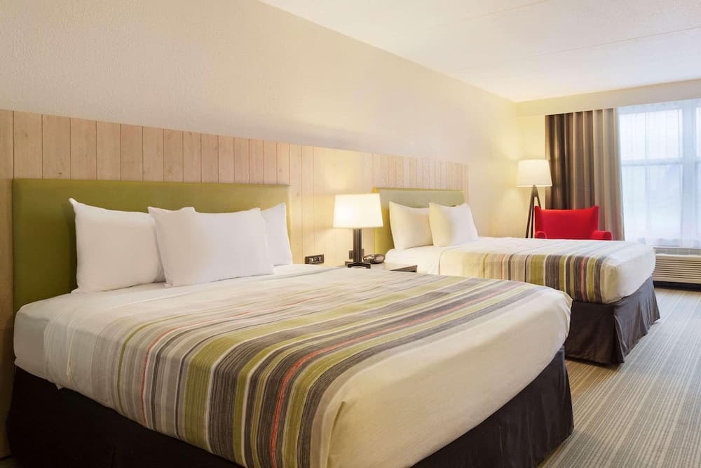 Country Inn & Suites by Radisson, Madison Southwest, WI