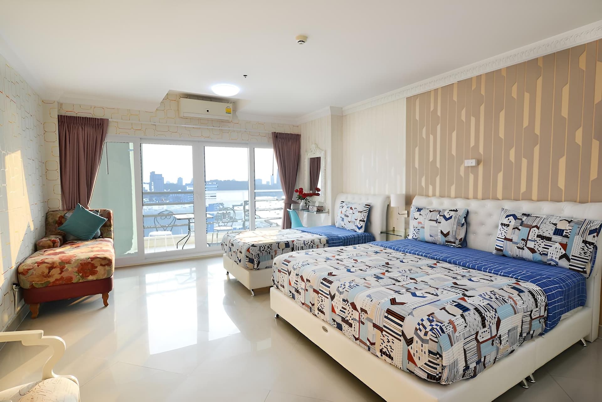 Blue Ocean Suite