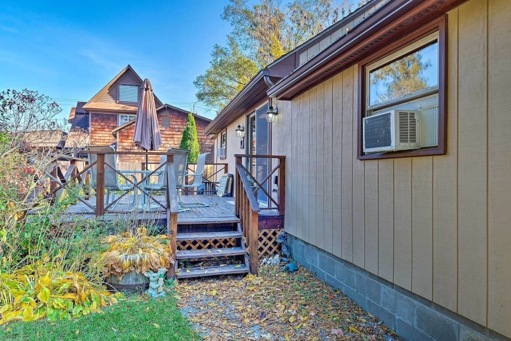 Bolton Landing Cottage w/ Deck, Walk to Beach!