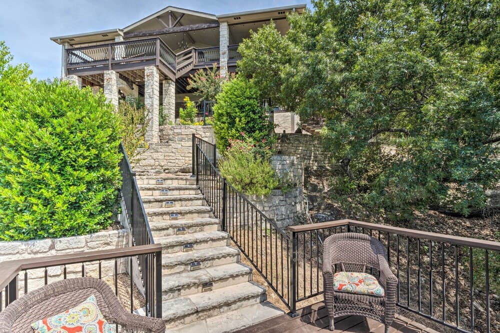 Jonestown House on Hill w/ Lake Travis Views!